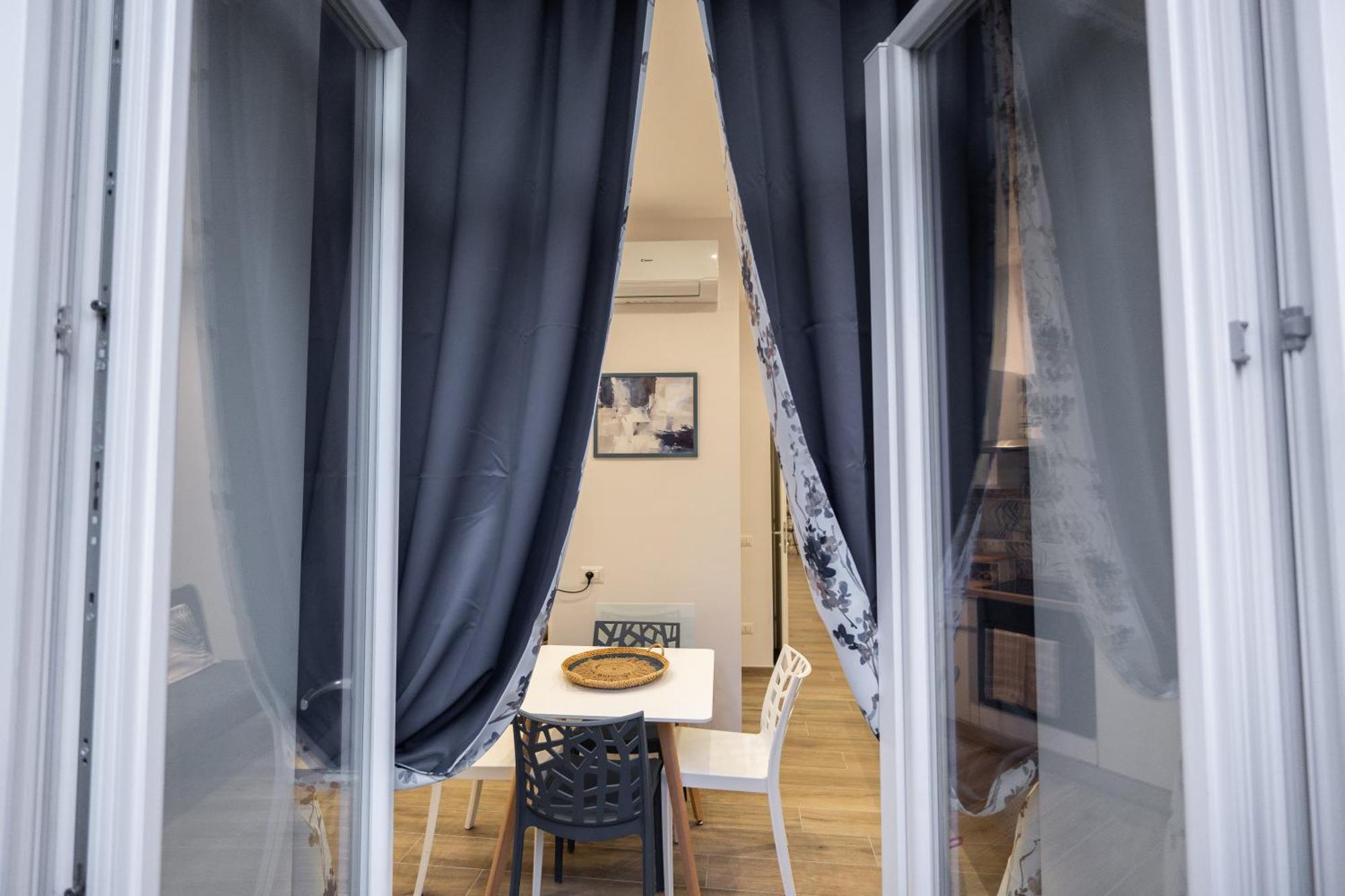 La Casa Di Bianca - Modern Suites Near Plebiscito Νάπολη Εξωτερικό φωτογραφία