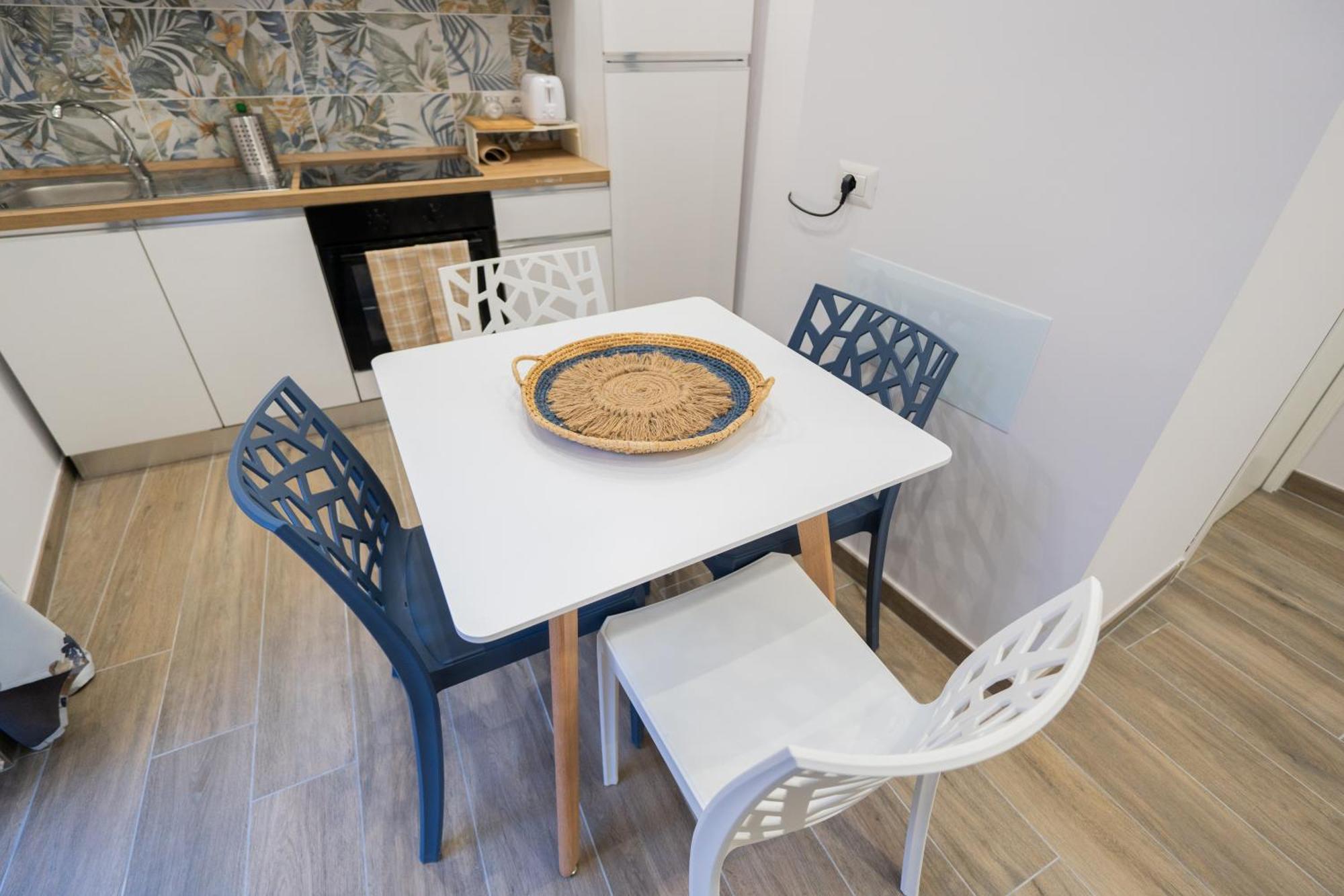 La Casa Di Bianca - Modern Suites Near Plebiscito Νάπολη Εξωτερικό φωτογραφία