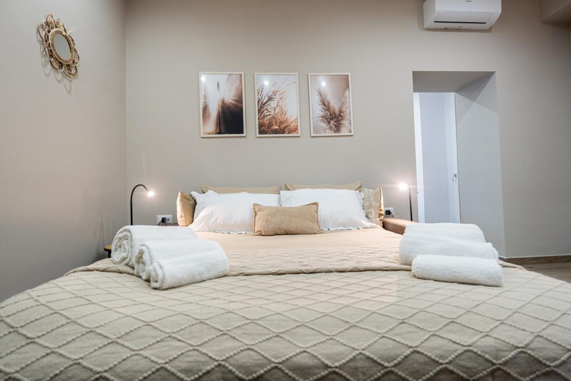 La Casa Di Bianca - Modern Suites Near Plebiscito Νάπολη Εξωτερικό φωτογραφία